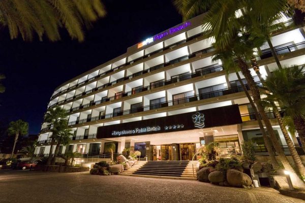 Cutting-Essence-Hotels-Palm-Beach Cutting-Essence-Hotels-Palm-Beach